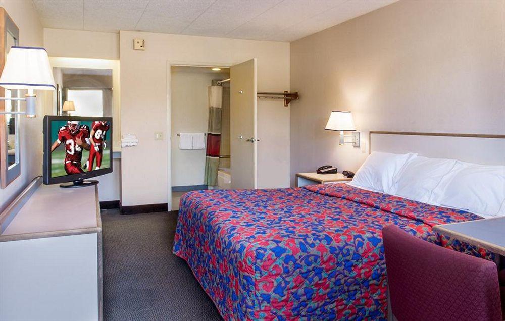 Travelodge By Wyndham Peoria Eksteriør billede