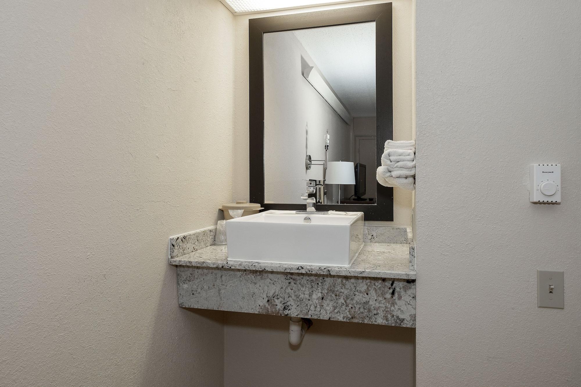 Travelodge By Wyndham Peoria Eksteriør billede